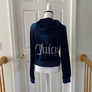 16:10 - Juicy Couture Bling Velour Hoodie